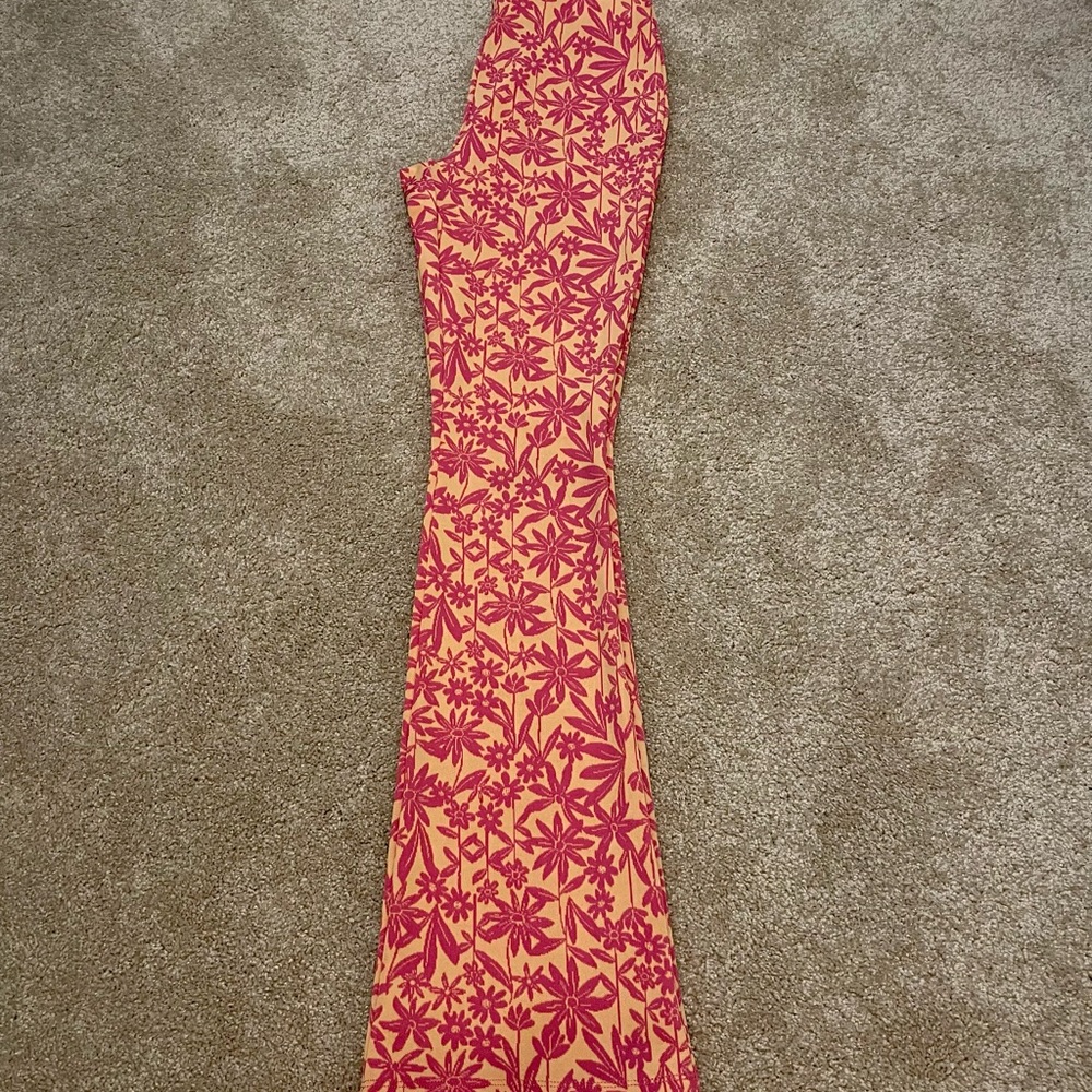 🔥🔥 NEW ZARA Orange Daisy Print Flare Bottom Pants Size S Bloggers Favorite!